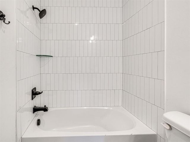 7700 Three Woods Lane, Yukon, OK 73099