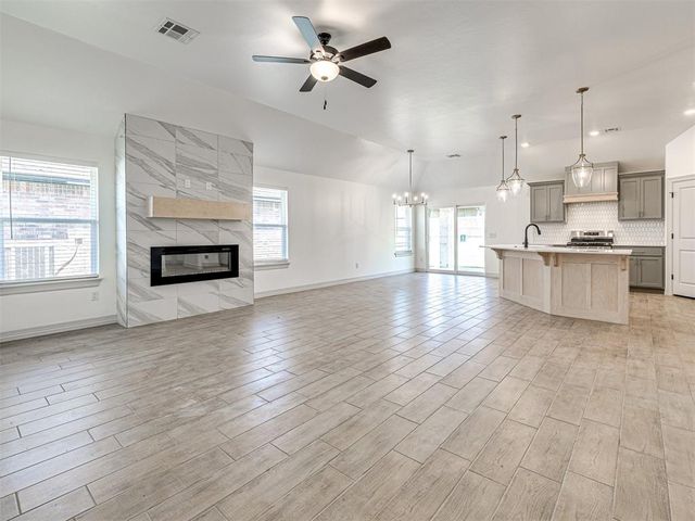 7700 Three Woods Lane, Yukon, OK 73099