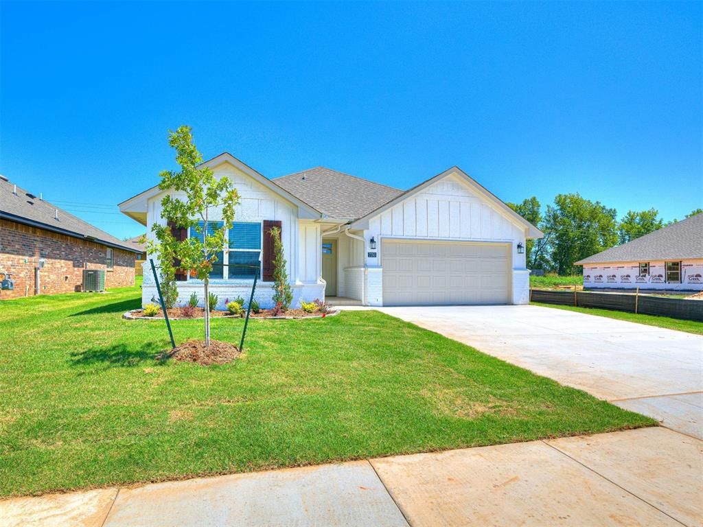 7700 Three Woods Lane, Yukon, OK 73099