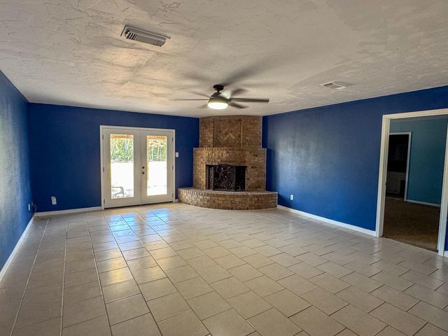 18 Sutterfield Lane, Huntsville, TX 77320