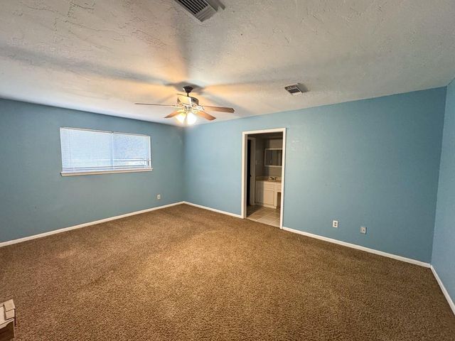 18 Sutterfield Lane, Huntsville, TX 77320