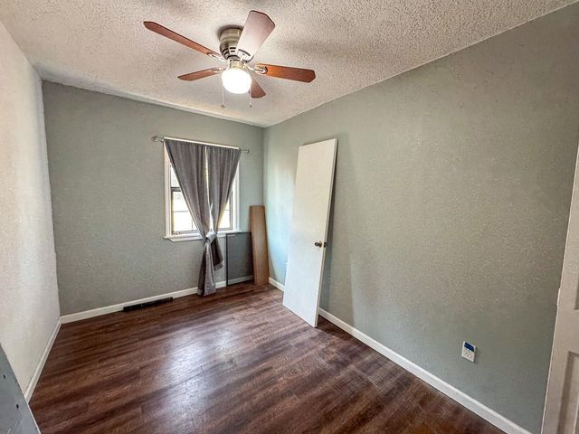 18 Sutterfield Lane, Huntsville, TX 77320