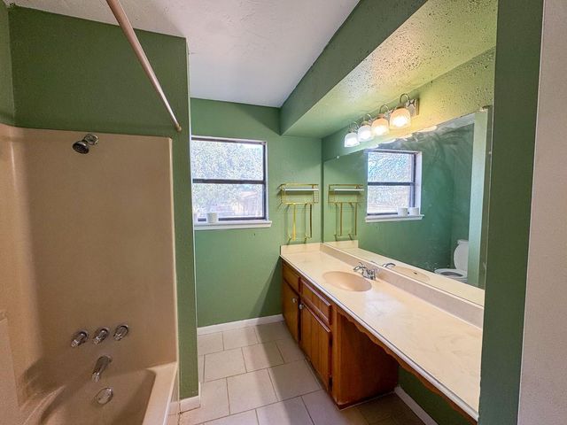 18 Sutterfield Lane, Huntsville, TX 77320