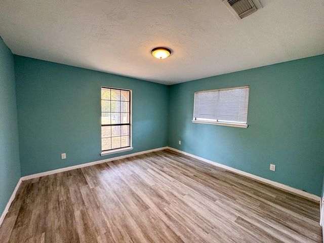 18 Sutterfield Lane, Huntsville, TX 77320