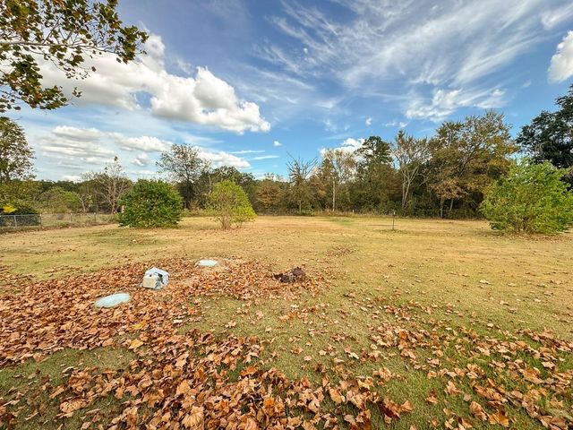 18 Sutterfield Lane, Huntsville, TX 77320