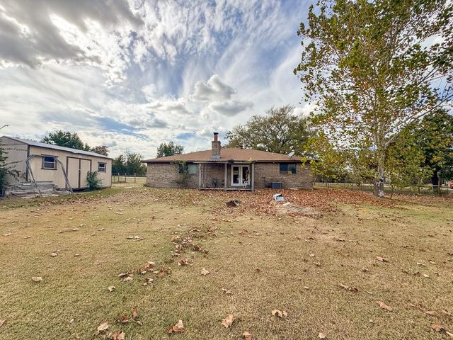 18 Sutterfield Lane, Huntsville, TX 77320