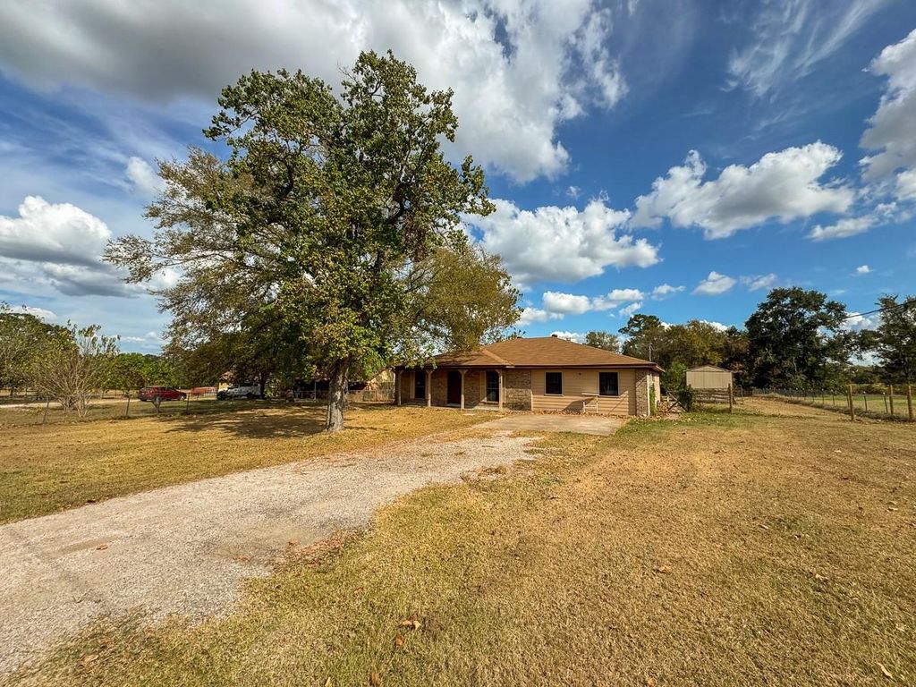 18 Sutterfield Lane, Huntsville, TX 77320