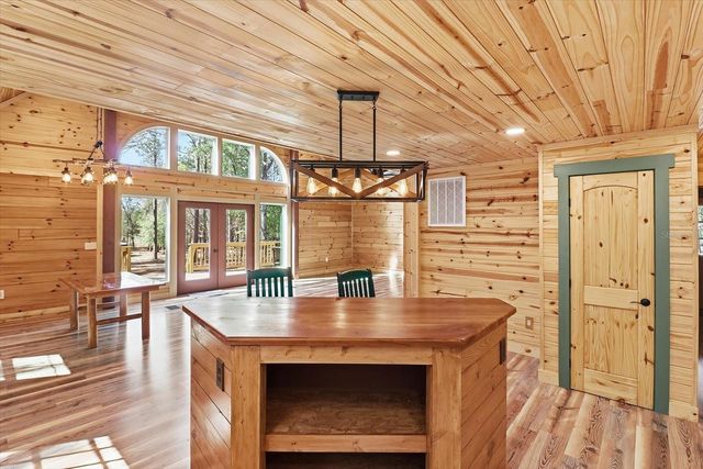 8863 S EVANS AVENUE, Inverness, FL 34452