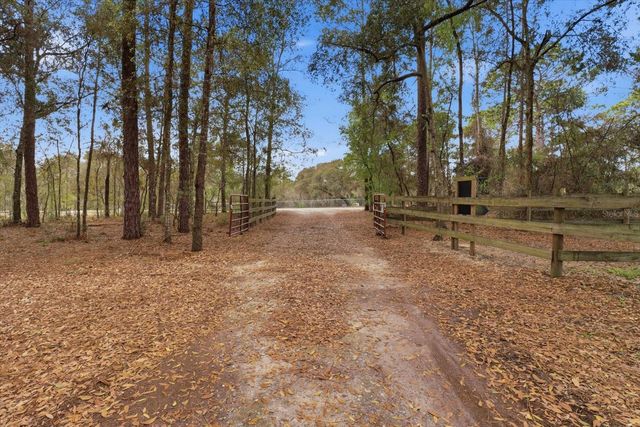 8863 S EVANS AVENUE, Inverness, FL 34452