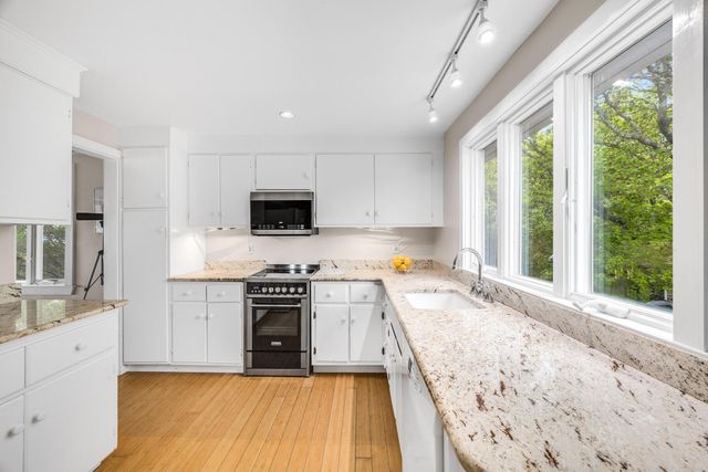 777 Commercial Street, Provincetown, MA 02657