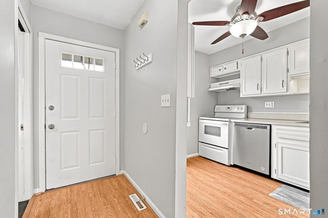 255 Monticello Drive 255, Branford, CT 06405