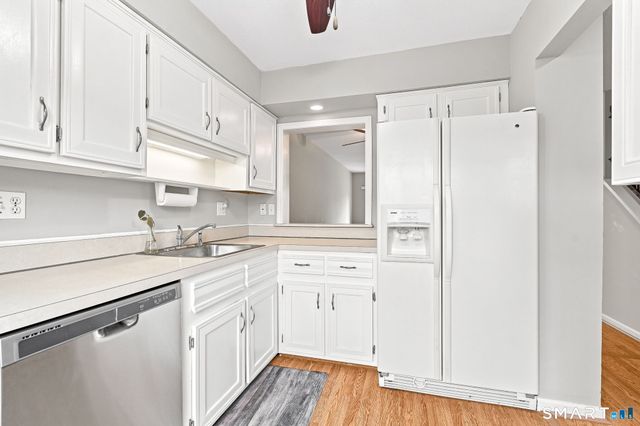 255 Monticello Drive 255, Branford, CT 06405