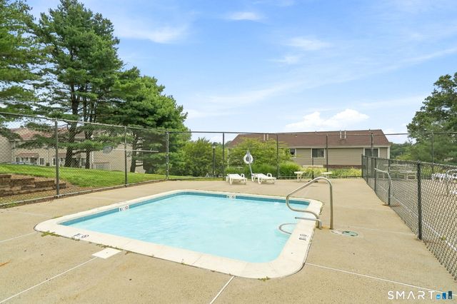 255 Monticello Drive 255, Branford, CT 06405