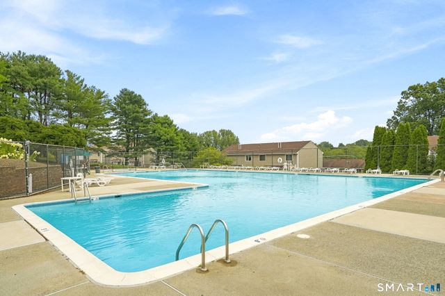 255 Monticello Drive 255, Branford, CT 06405
