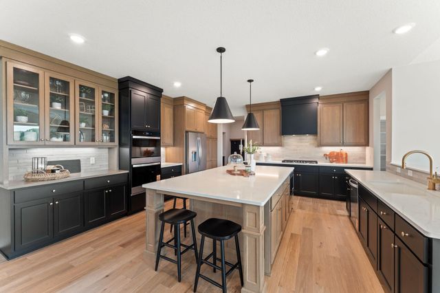 8030 196th Street W, Lakeville, MN 55044