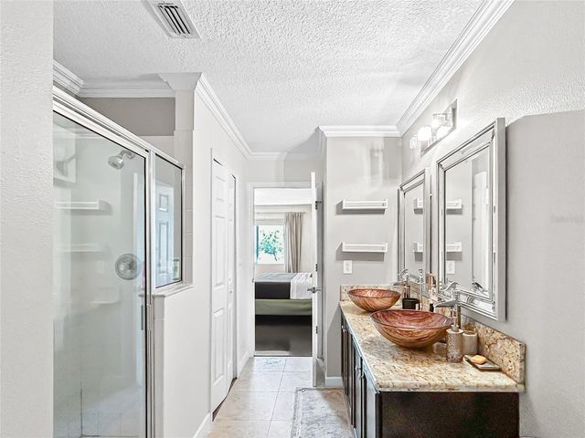 18141 NASSAU POINT DRIVE, Tampa, FL 33647