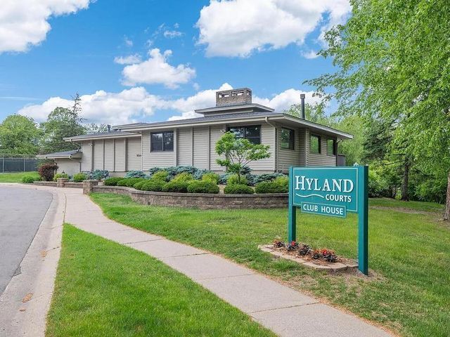 5481 Hyland Courts Drive, Bloomington, MN 55437