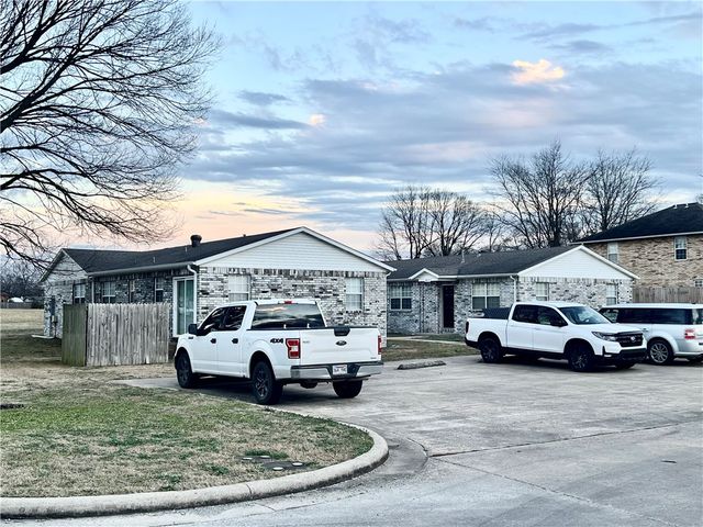 801 E 1st Street 801, 803, 805, 807, Gentry, AR 72734