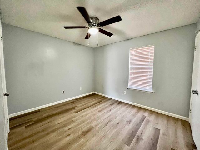 1906 W Matthews Avenue, Jonesboro, AR 72401