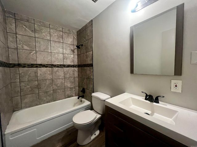 1906 W Matthews Avenue, Jonesboro, AR 72401