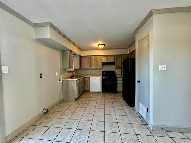 1906 W Matthews Avenue, Jonesboro, AR 72401