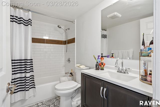 42450 Sheldon Place 212, Clinton Charter Township, MI 48038