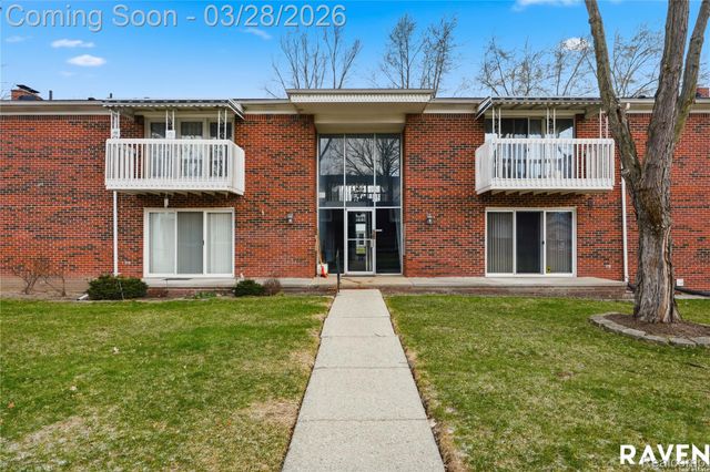 42450 Sheldon Place 212, Clinton Charter Township, MI 48038