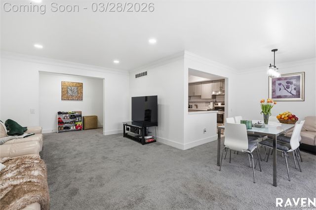 42450 Sheldon Place 212, Clinton Charter Township, MI 48038