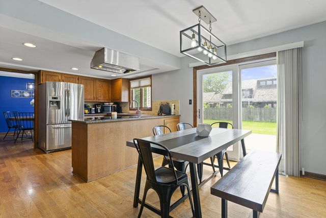 9807 Ivy Lane, Munster, IN 46321