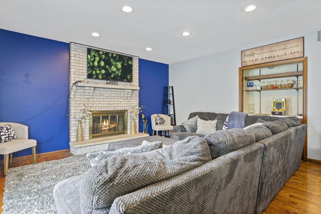 9807 Ivy Lane, Munster, IN 46321