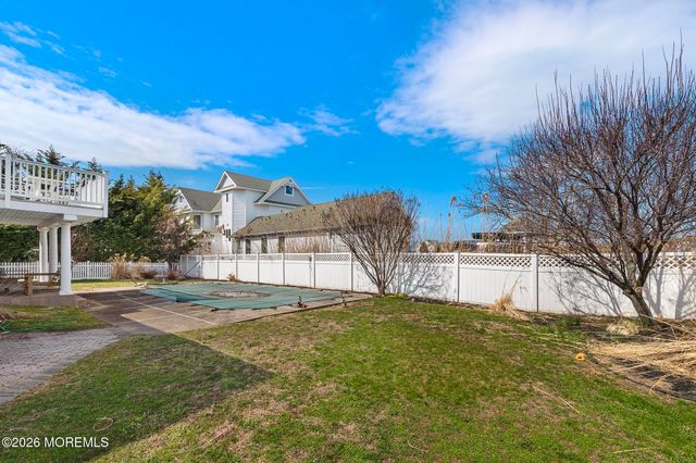 1 Elizabeth Place, Monmouth Beach, NJ 07750