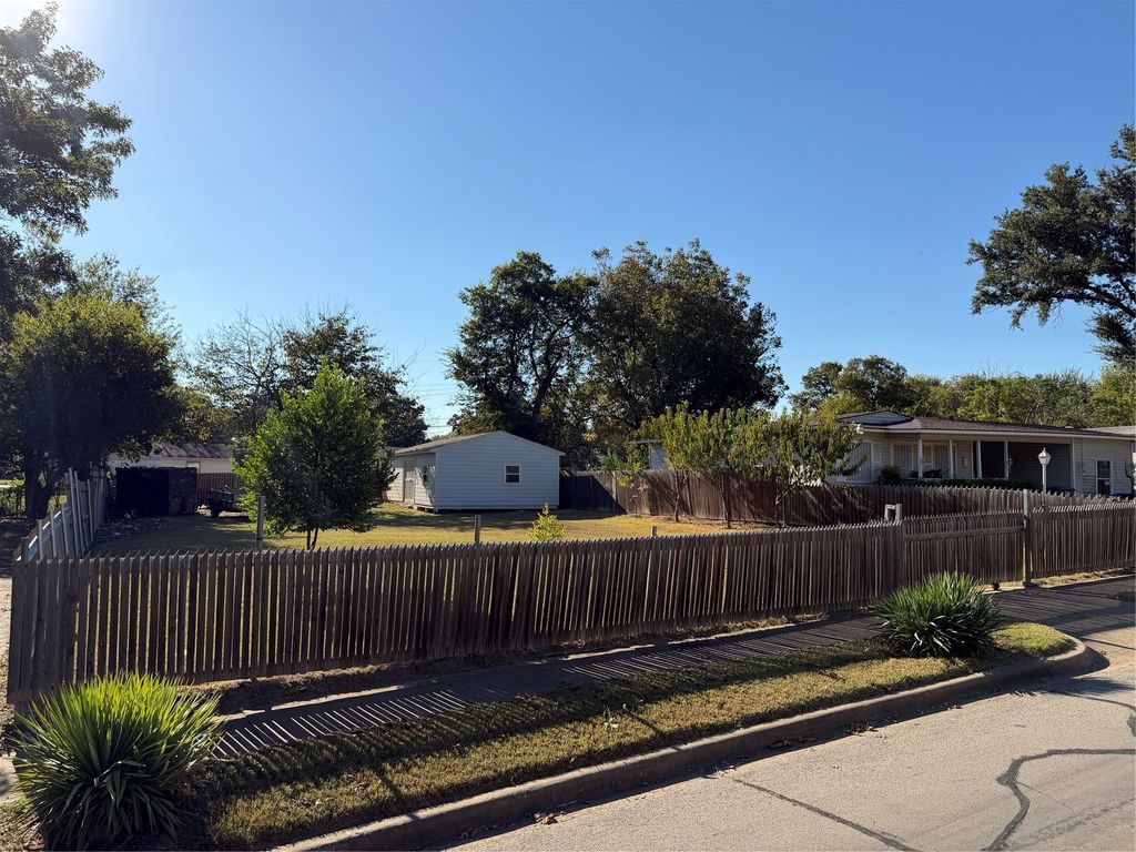 5127 Cardiff Street, Dallas, TX 75241