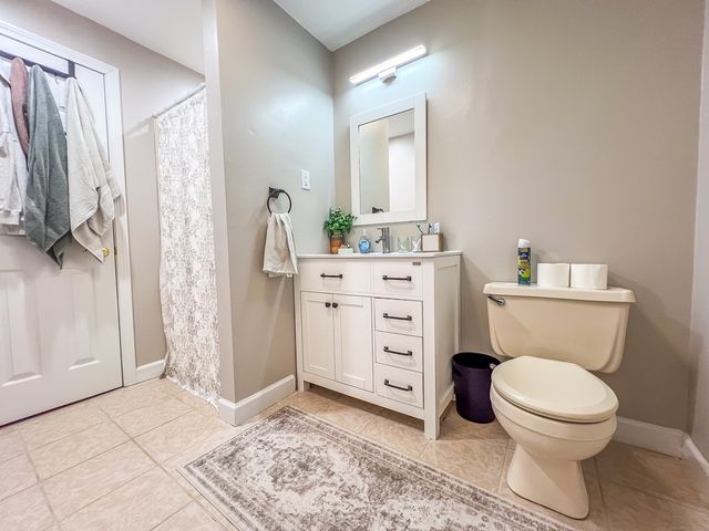 33 Amy Lane, Bristol, CT 06010