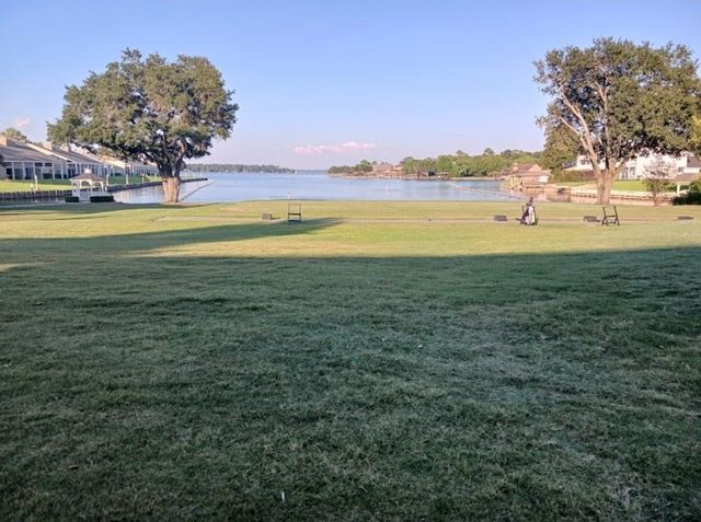 149 Springs Edge Drive, Conroe, TX 77356