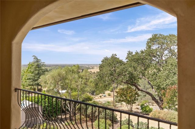 1479 Oak Ridge Drive, Chico, CA 95928