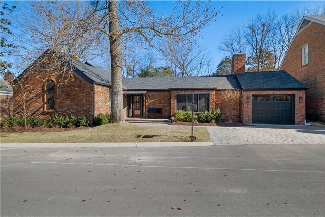 8 Redbud Dr, Nashville, TN 37215