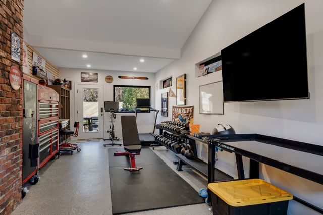 8 Redbud Dr, Nashville, TN 37215