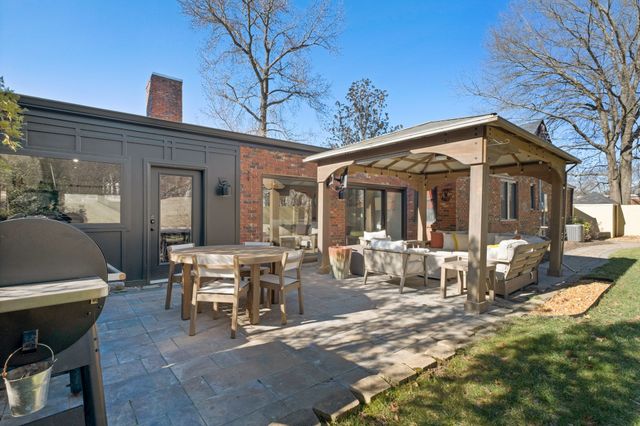 8 Redbud Dr, Nashville, TN 37215