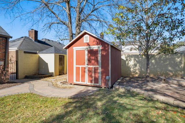 8 Redbud Dr, Nashville, TN 37215