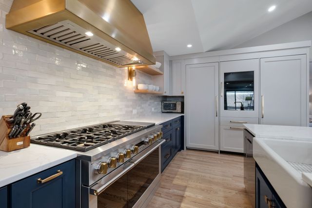 8 Redbud Dr, Nashville, TN 37215