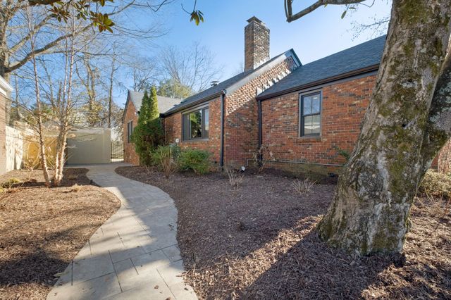 8 Redbud Dr, Nashville, TN 37215