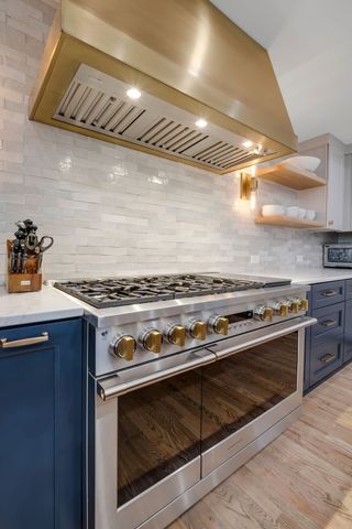 8 Redbud Dr, Nashville, TN 37215