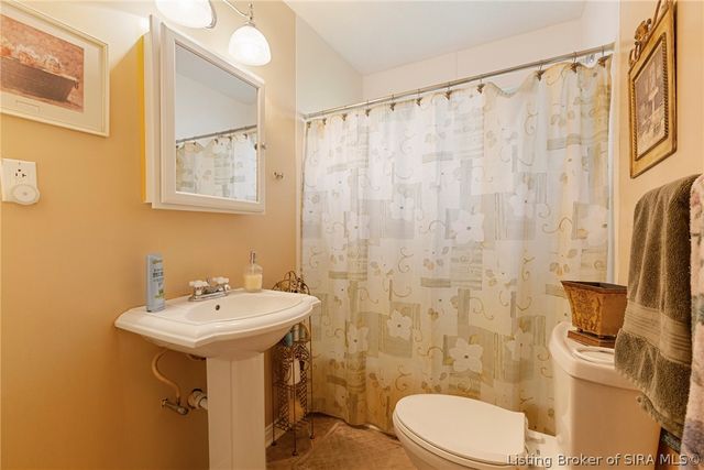 2303 McLean Avenue, New Albany, IN 47150
