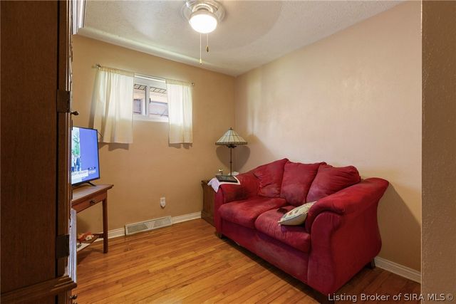 2303 McLean Avenue, New Albany, IN 47150