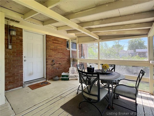 2303 McLean Avenue, New Albany, IN 47150