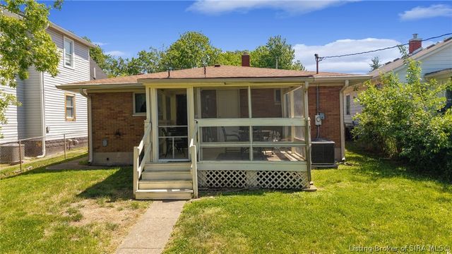 2303 McLean Avenue, New Albany, IN 47150
