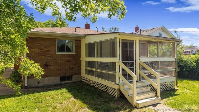 2303 McLean Avenue, New Albany, IN 47150