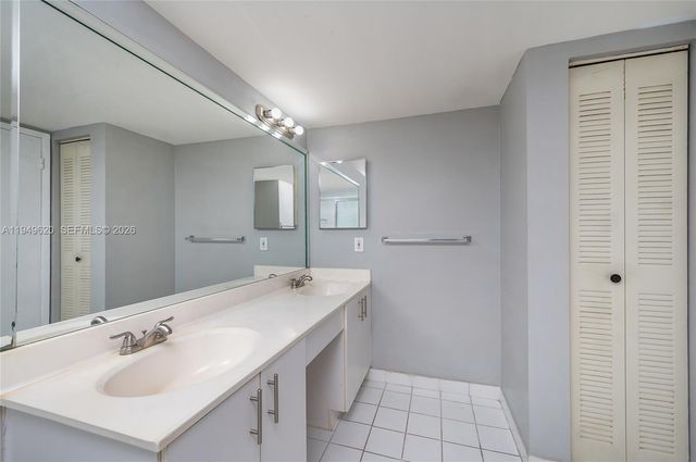 3300 NE 191st St 1915, Aventura, FL 33180