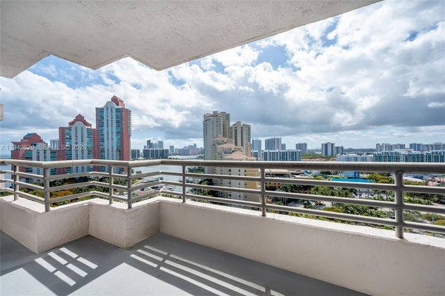 3300 NE 191st St 1915, Aventura, FL 33180