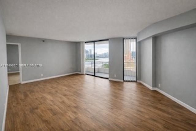 3300 NE 191st St 1915, Aventura, FL 33180